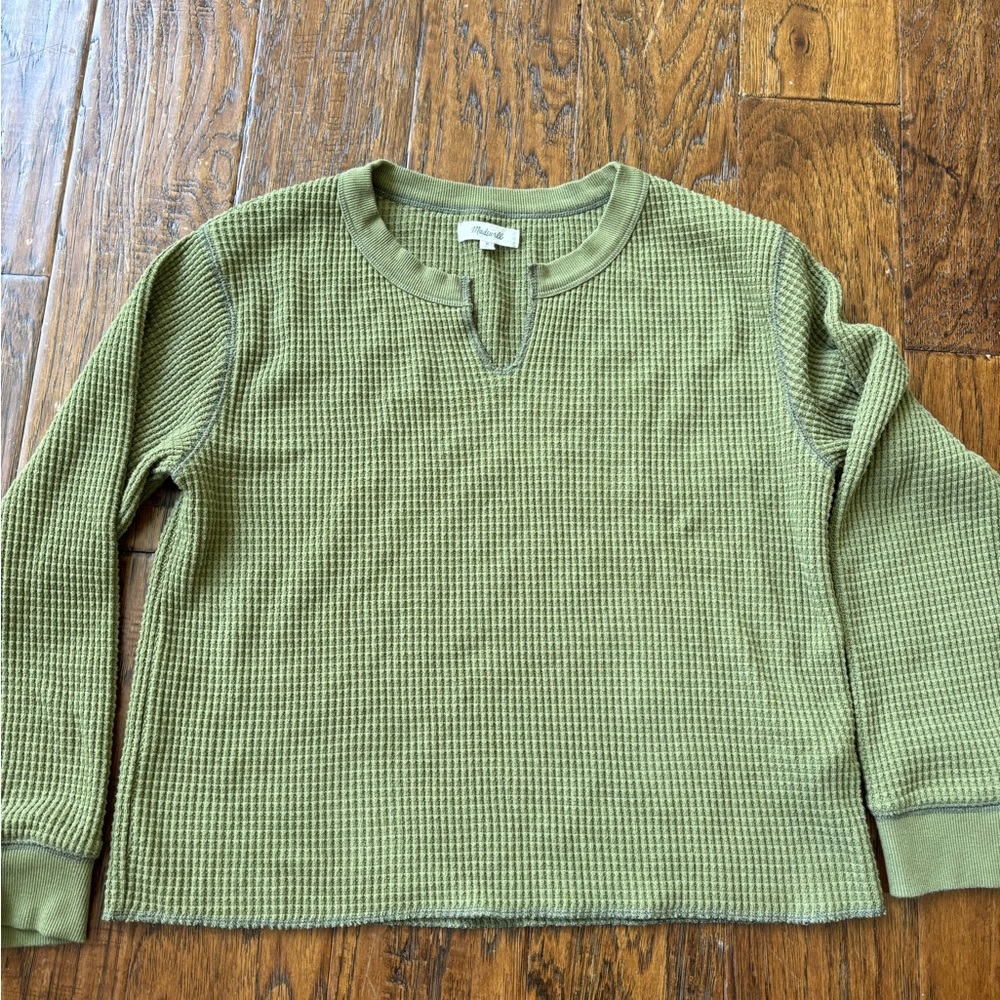 Madewell green split kneck waffle knit long sleeve shirt in medium